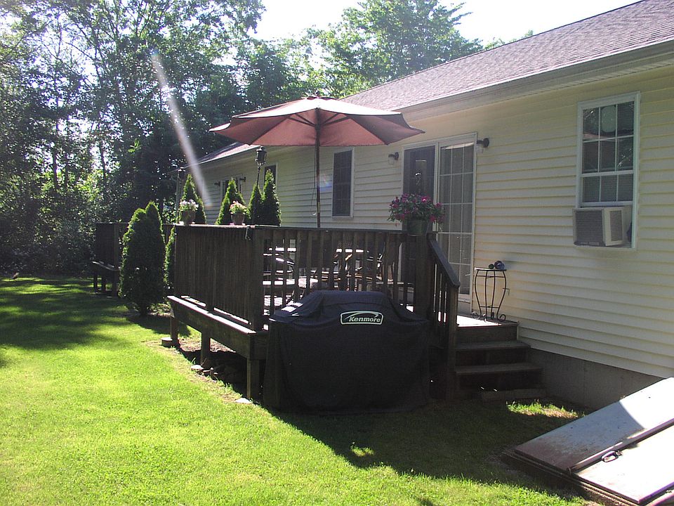 2nd image of 16 1/2 Parker Ave