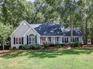 1929 Noah Ln, Statham, GA 30666