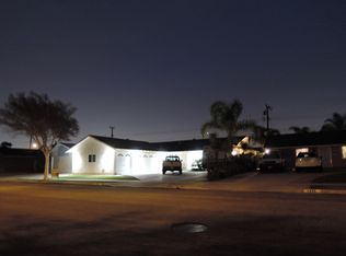 5872 Hacienda Dr, Huntington Beach, CA 92647