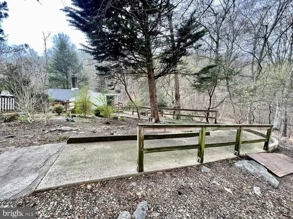 75 Riverview Rd W, Delta, PA 17314