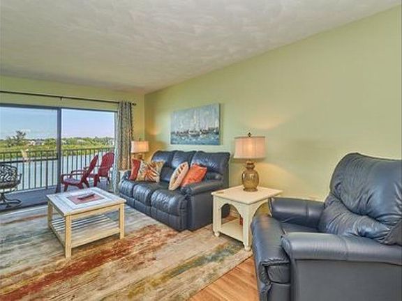 2nd image of 19451 Gulf Blvd APT 315