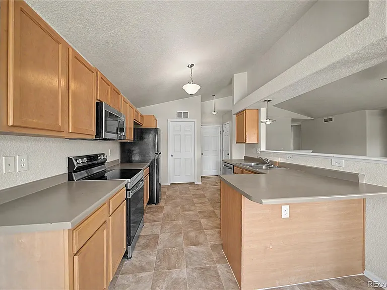 6260 Roundup Butte St — Photo 8