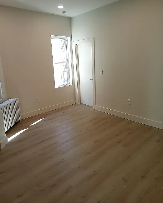 2 bed, 800 sqft, $2,100 — Photo 2