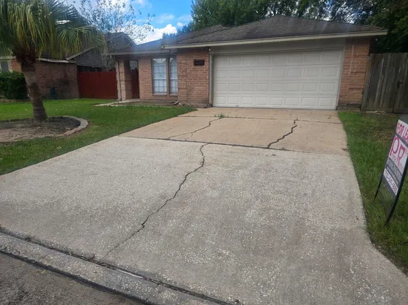 10622 Beckfield Dr, Houston, TX 77099