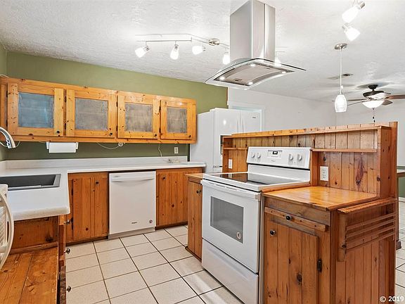 4th image of 2807 NW 57th Pl