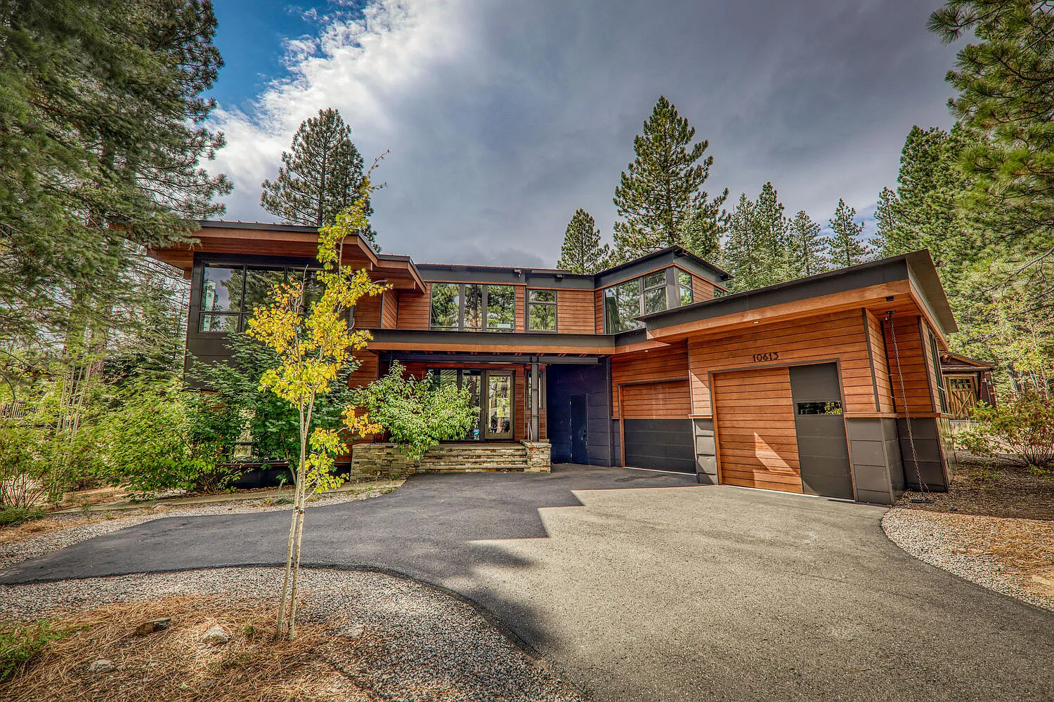 4 bed, 4.5 bath, 3250 sqft, $20,000 — Photo 1