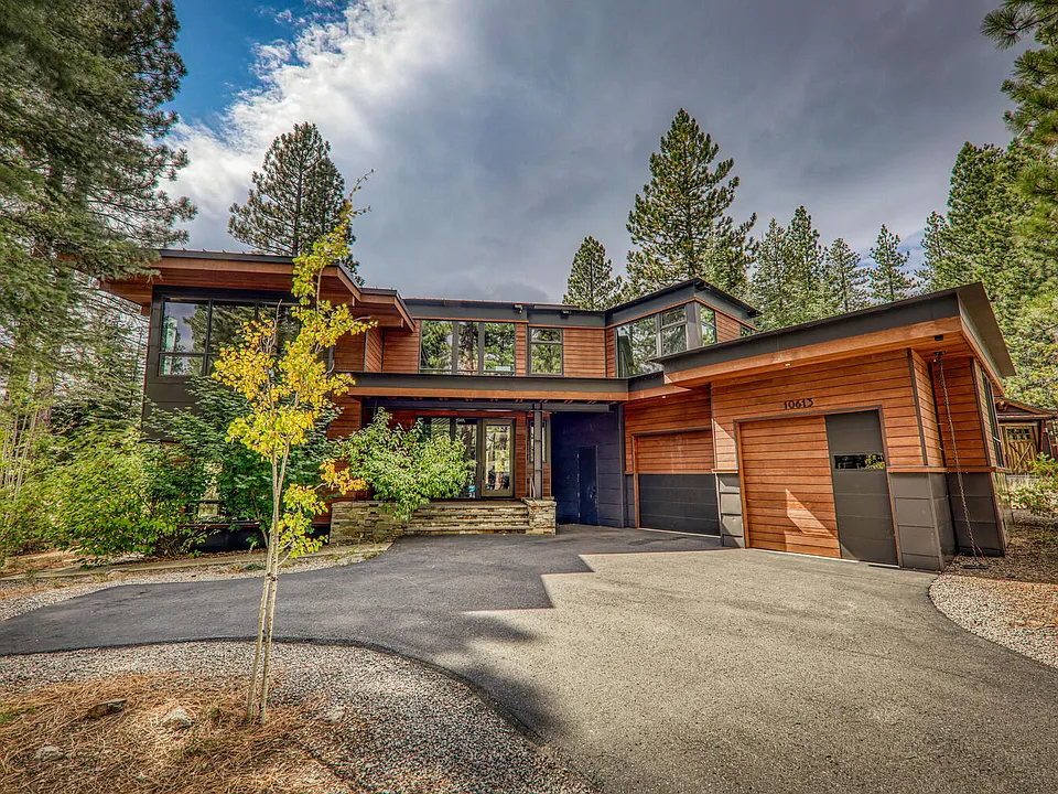10613 Dutton Ct