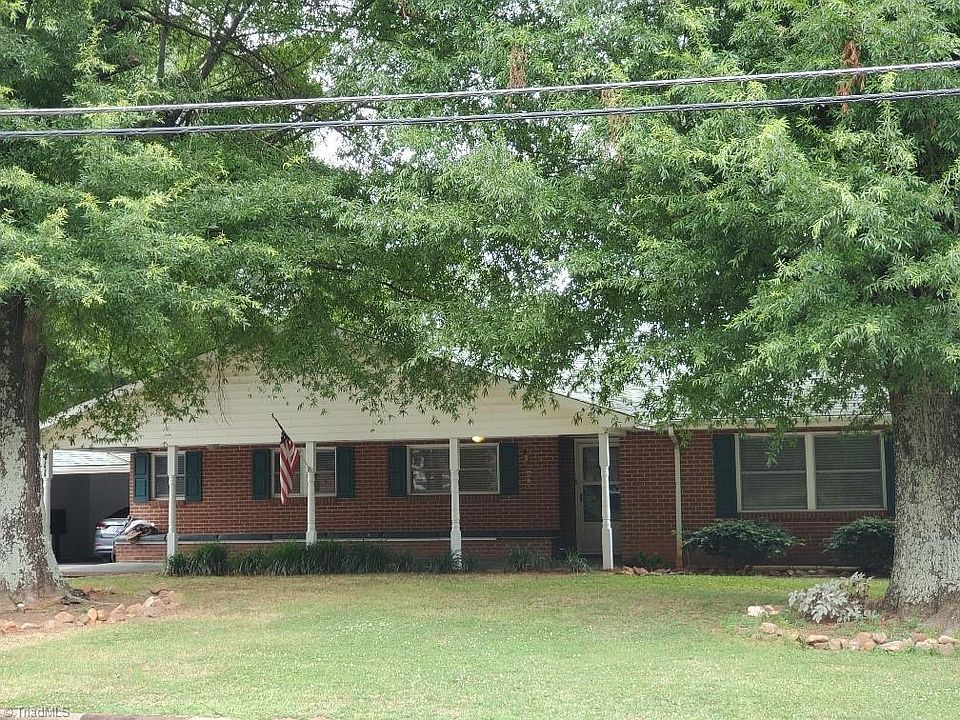 411 S Main St, Dobson, NC 27017 Zillow