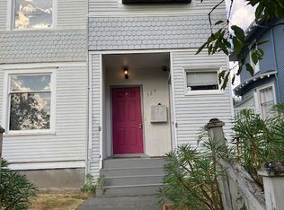 325 18th Ave E #A, Seattle, WA 98112