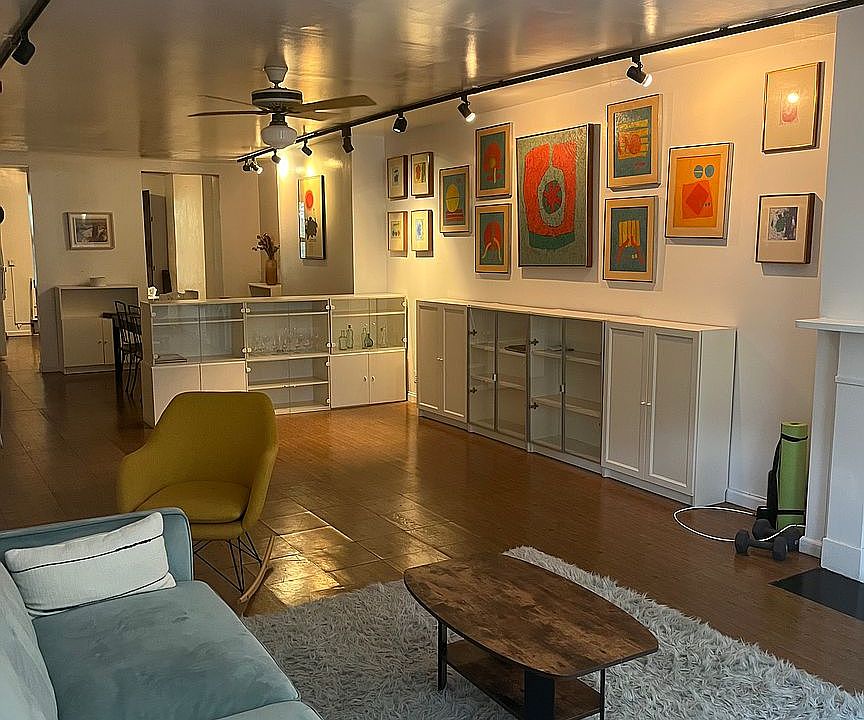 1st image of 271 E 7th St #2