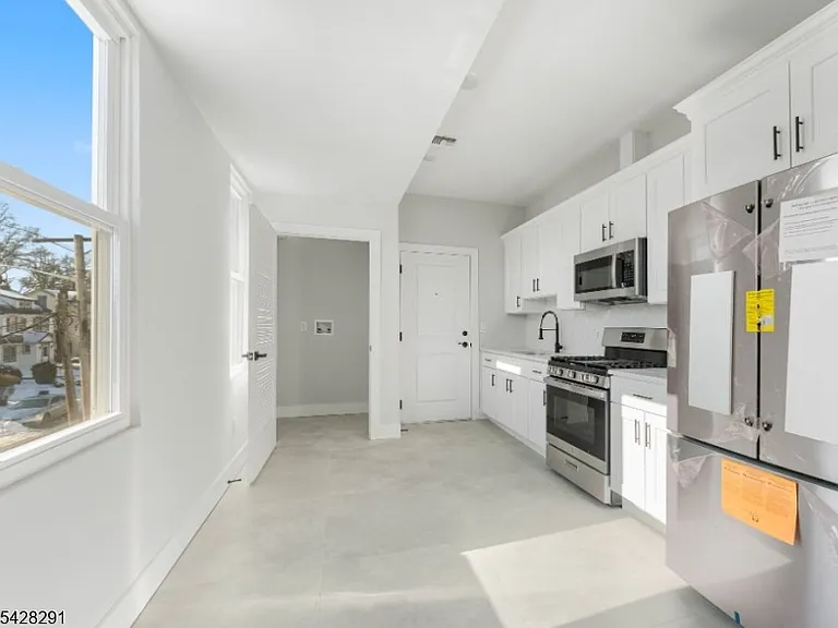 977 Sanford Ave #2 — Photo 9