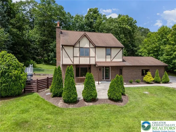 6265 Venture Ct, Slatington, PA 18080