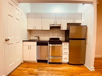 Rented by Metropolis Real Estate of Manhattan