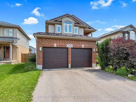 2nd image of 1726 Ennismore Cres