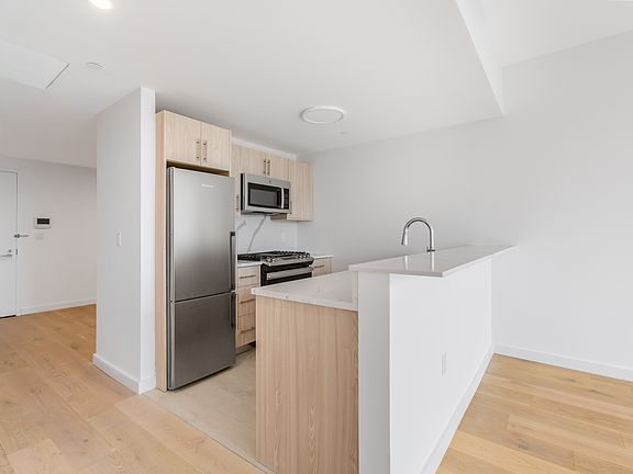 4th image of 1516 Park Ave #8C