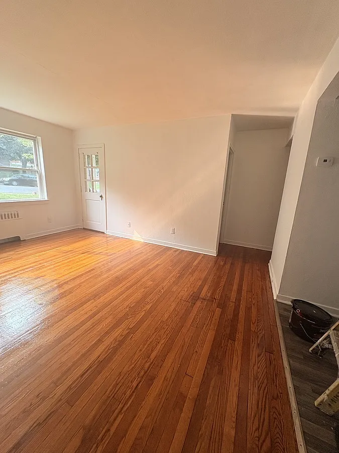 2 Bedroom in Autumn Park Apartments — Photo 2