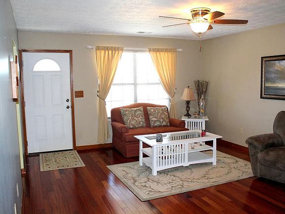5th image of 5504 Elaine Ln
