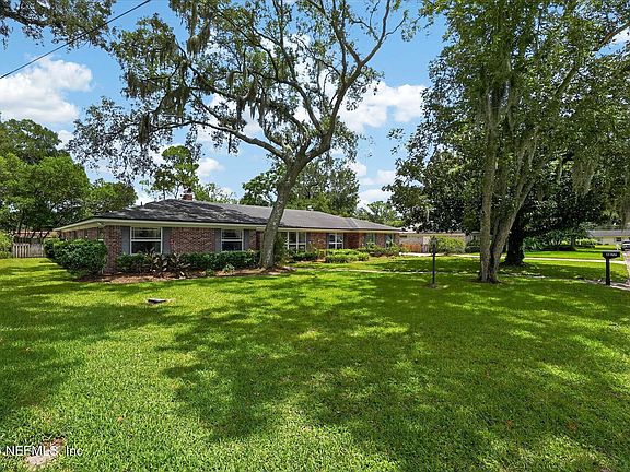 2nd image of 8677 SAN SERVERA Drive W