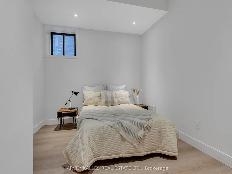 172 Cameron Ave — Photo 36