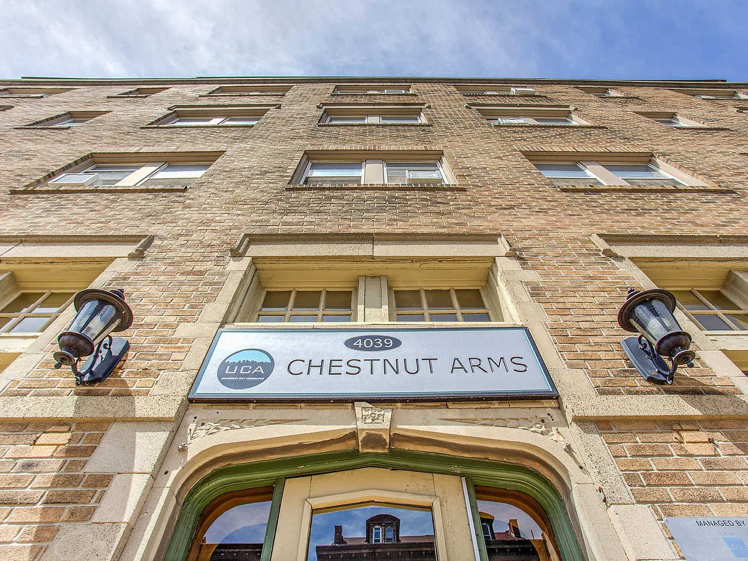Chestnut Arms — Photo 3