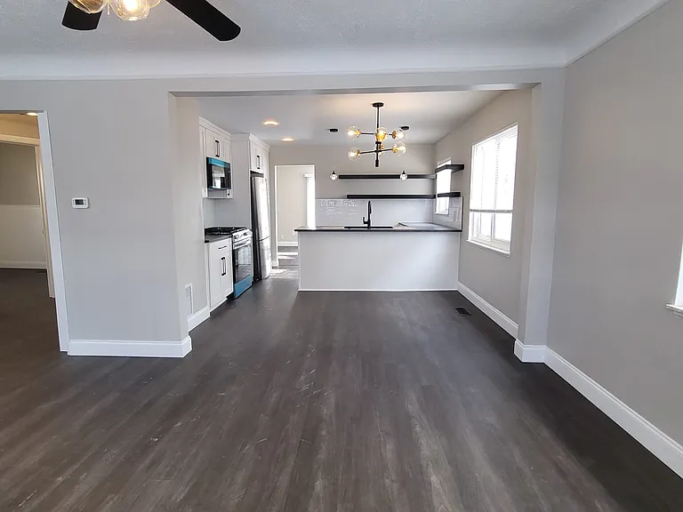 23092 Pilgrim Ave — Photo 7