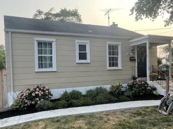 5211 Edgewood Rd, College Park, MD 20740
