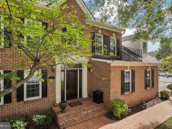 3rd image of 2626 Meadow Hall Dr