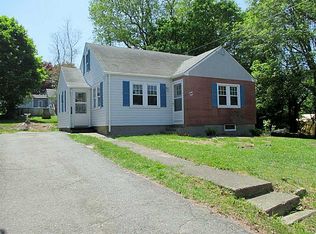 49 Colonial Ave, Tiverton, RI 02878