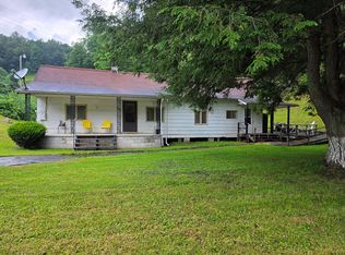664 Sun Mine Rd, Glen Jean, WV 25846