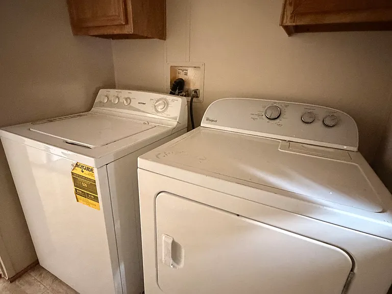 215 Lakeshore Cir #215 — Photo 4