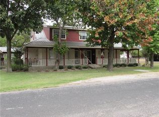 411 2nd St, Jarrell, TX 76537