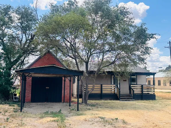 325 W Mississippi St, Floydada, TX 79235