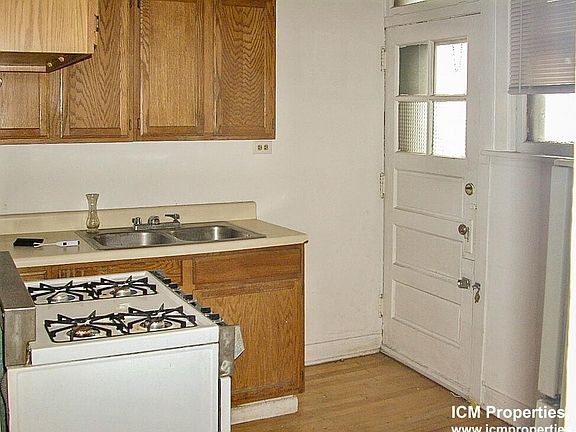 4th image of 3628 N Marshfield Ave #1
