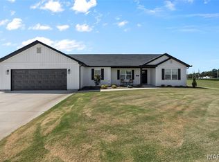 303 Seabiscuit Dr, Sikeston, MO 63801