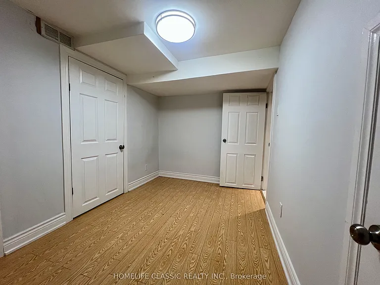 309 Princess Ave #BASEMENT — Photo 8
