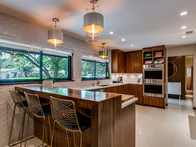 Royal Springs Dr — Photo 6