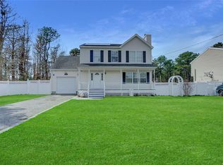 904 Doane Ave, Bellport, NY 11713