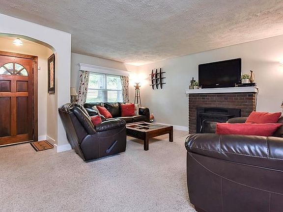 5th image of 129 Greenwood Dr