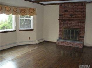 1790 Carlisle Pl, Merrick, NY 11566