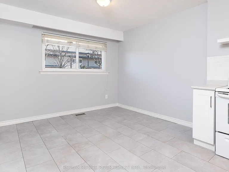 925 Bayly St #27 — Photo 5