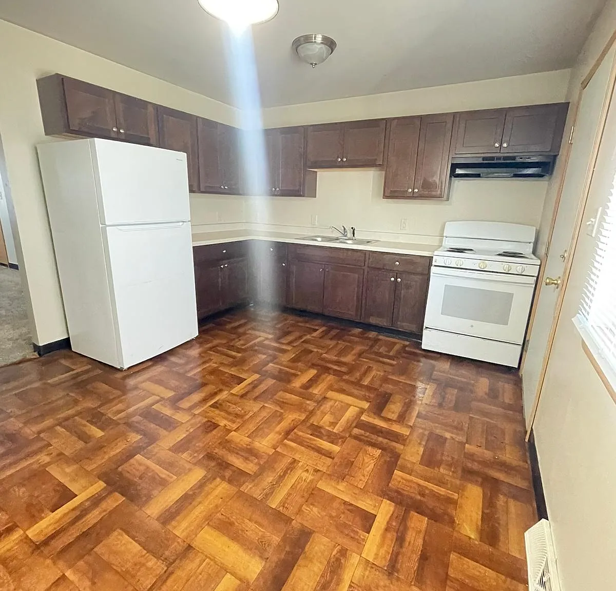 9000 West Carmen Avenue - 2 — Photo 1