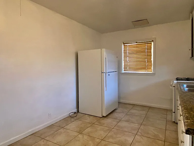215 W Haloid Ave — Photo 3