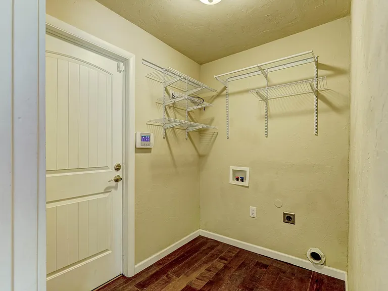 2820 Guilford Ln — Photo 26