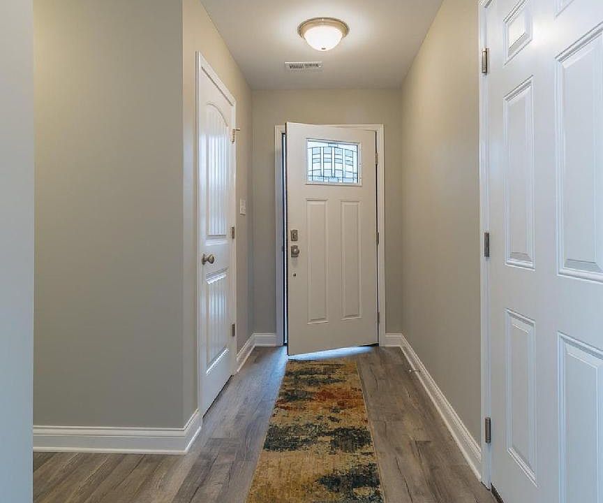 1st image of 5257 Sinclair Dr NE