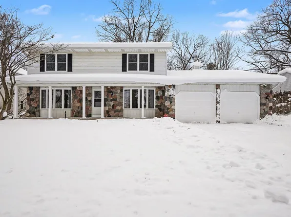 2530 Westbrook Dr NW, Grand Rapids, MI 49504