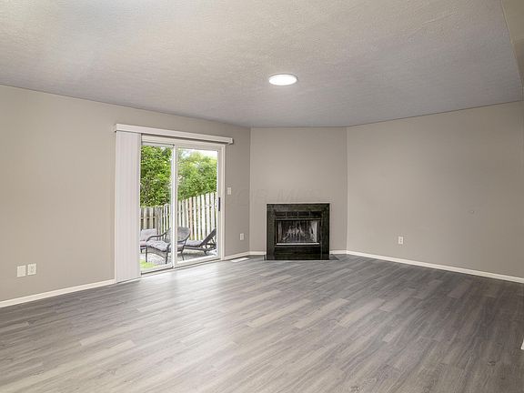 4th image of 793 Crofton Cir