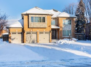 101 Woodgreen Dr N, Vaughan, ON L4L3B2