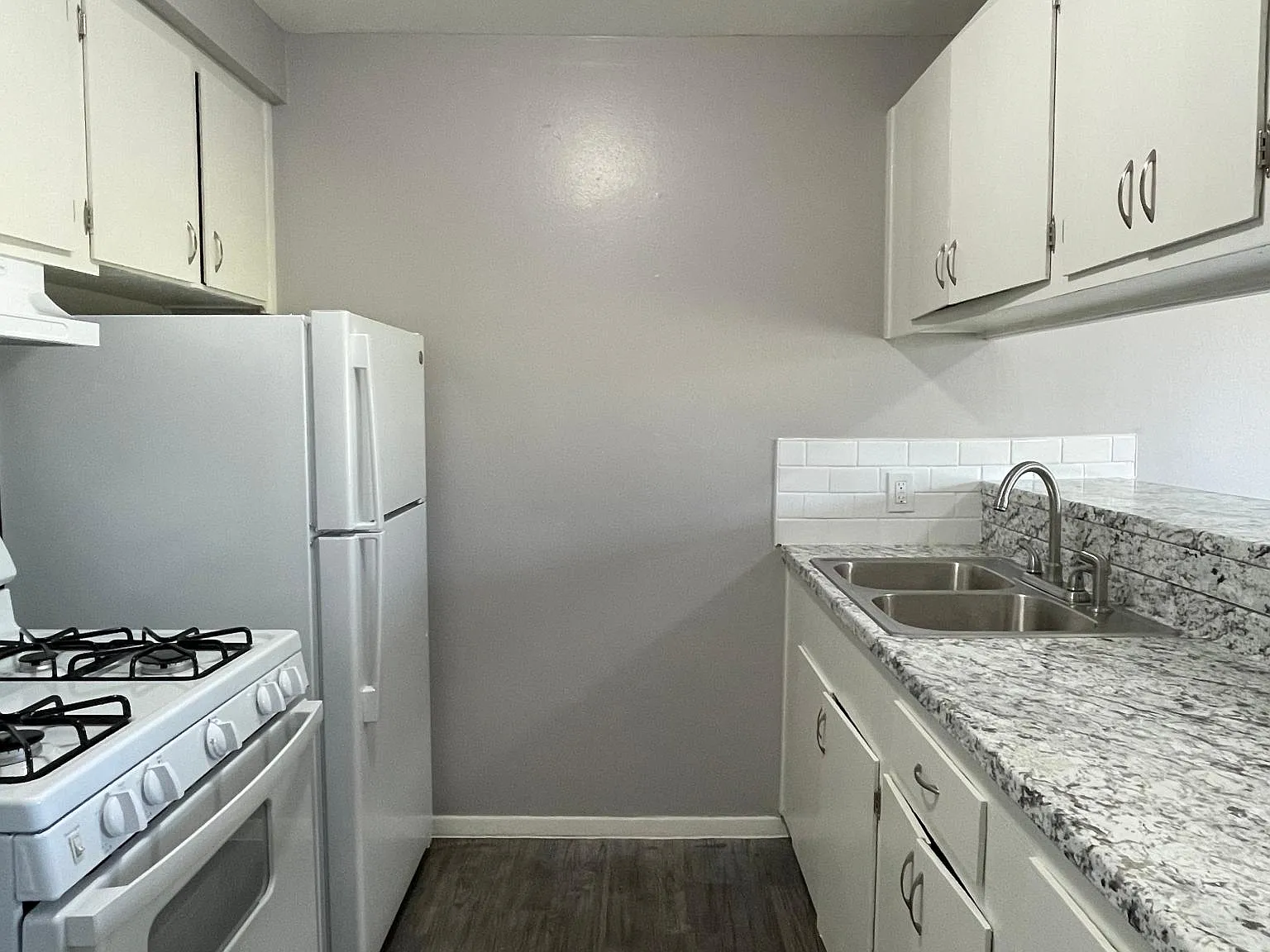 1301 S Hood St — Photo 1