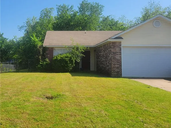 1016 Meadowlake Dr, Noble, OK 73068