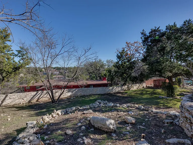 132 Lakeway Dr — Photo 27